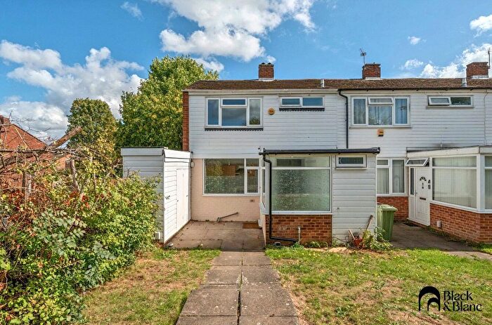 3 Bedroom End Terrace House To Rent In Stanstead Close, Bromley, BR2