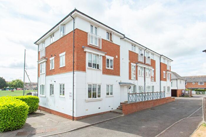 2 Bedroom Flat For Sale In Wicketts End, Whitstable, CT5