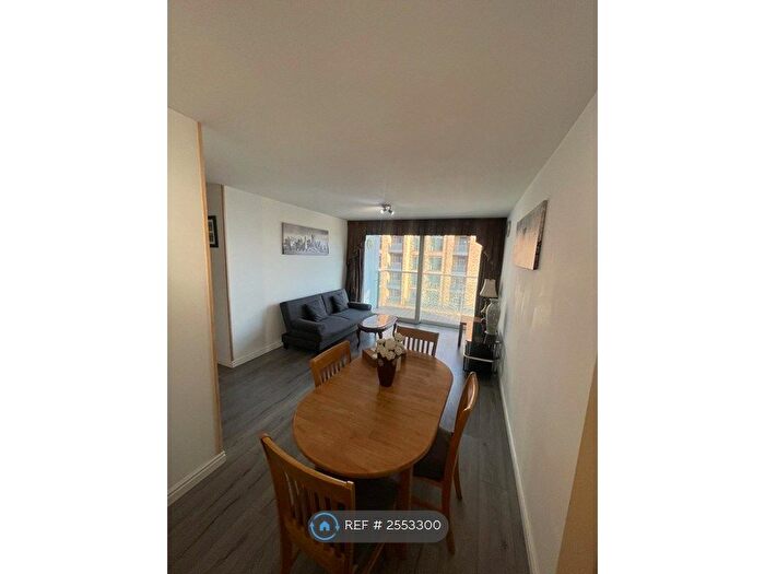 2 Bedroom Flat To Rent In The Blenheim Centre, Hounslow, TW3