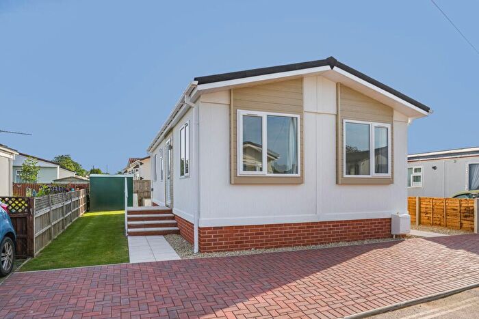 2 Bedroom Park Home For Sale In Harthurstfield Park, Gloucester Road, Cheltenham, GL51