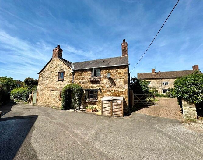1 Bedroom Semi-Detached House For Sale In The Close, Greatworth, Banbury, Oxfordshire, OX17
