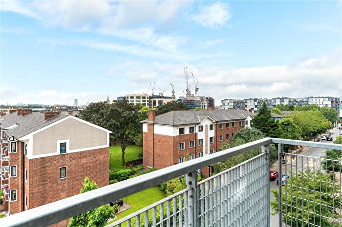 2 Bedroom Apartment To Rent In Kings Quarter, Copenhagen Street, Islington, London, N1