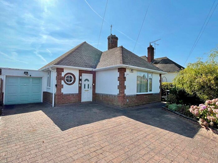 3 Bedroom Detached Bungalow For Sale In Ffordd Hooson, Wrexham, LL12