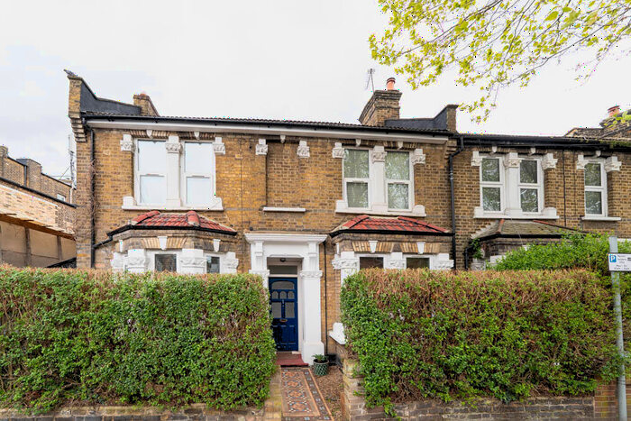 2 Bedroom Flat To Rent In Vernon Road, Leytonstone, E11