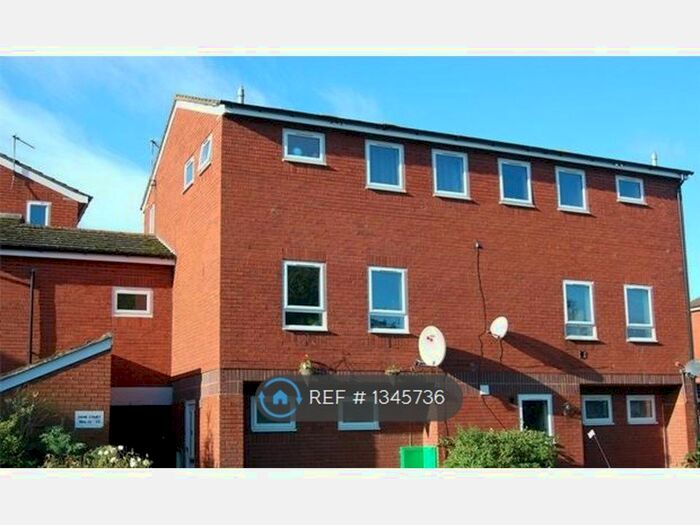2 Bedroom Maisonette To Rent In Dane Court, Aylesbury, HP21