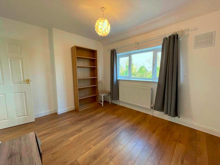 3 Bedroom Terraced House For Sale In Falconer Crescent, New Parks