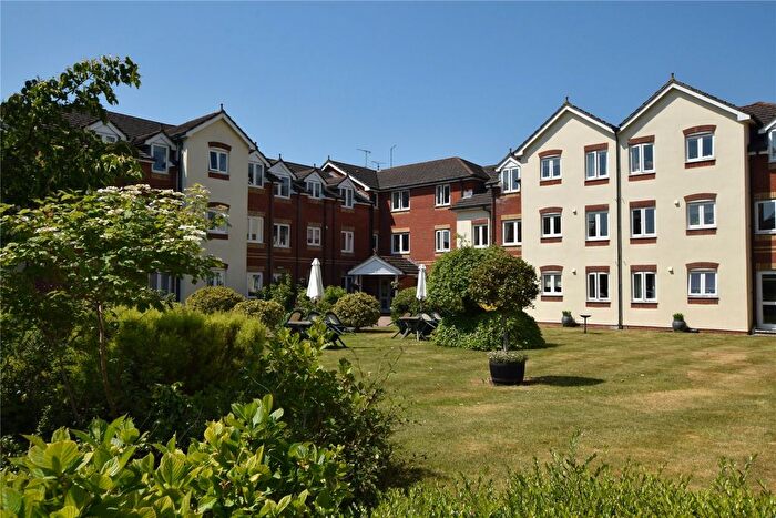 1 Bedroom Flat To Rent In Ackender Road, Alton, Hampshire, GU34