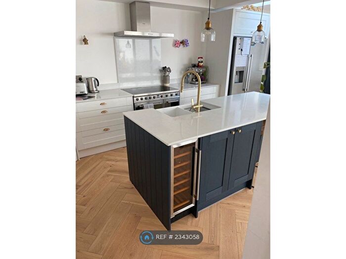 3 Bedroom Semi-Detached House To Rent In Kingslyn Crescent, London, SE19