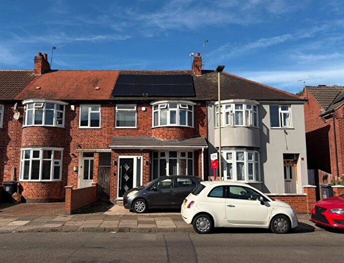 3 Bedroom Town House For Sale In Kitchener Road, North Evington, Leicester, LE5