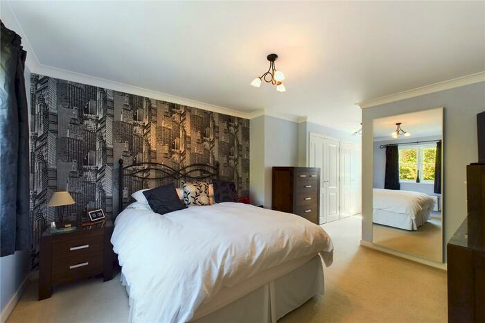 5 Bedroom Detached House For Sale In Stone Hill, St. Neots, Cambridgeshire, PE19