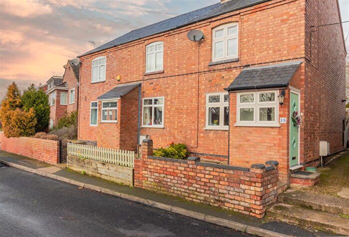 2 Bedroom Semi-Detached House For Sale In Poplar Road, Bishops Itchington, CV47