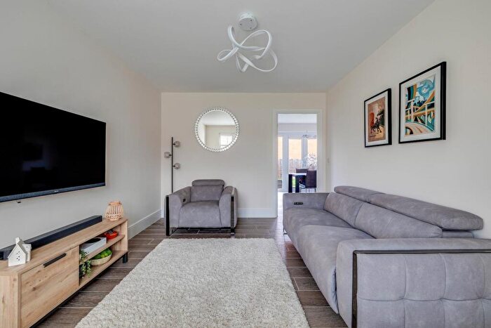 4 Bedroom Detached House For Sale In Old Meadow Drive, Backford, CH1