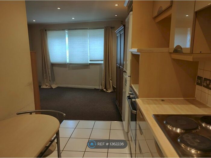 Studio To Rent In Lapidge House, Kingston Upon Thames, KT2