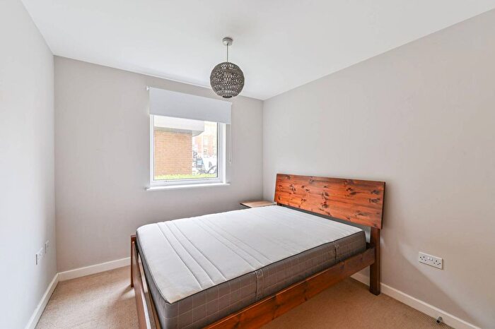 1 Bedroom Flat For Sale In Highwood Close, Dulwich, London, SE22