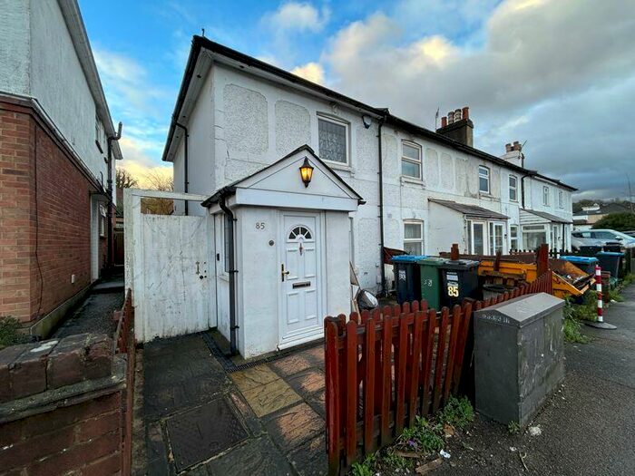 2 Bedroom House To Rent In Godstone Road Whyteleafe, CR3