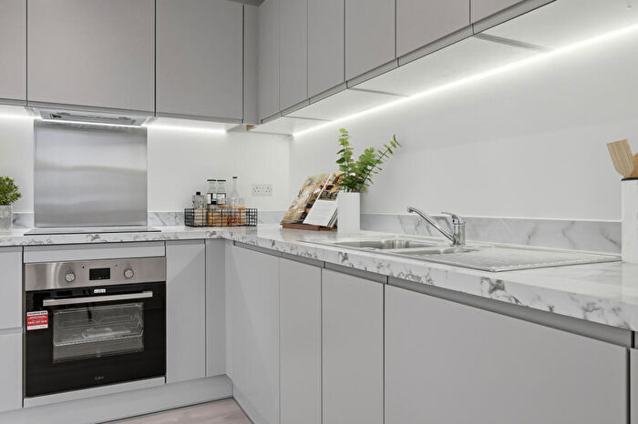 1 Bedroom Apartment To Rent In London Road, High Wycombe, Buckinghamshire, HP11