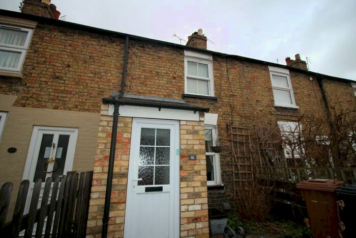 2 Bedroom Terraced House To Rent In Church Lane, Lincoln, Lincolnshire, LN2