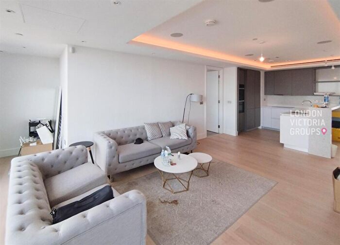 2 Bedroom Apartment To Rent In Carrara Tower, Bollinder Place, London, EC1V