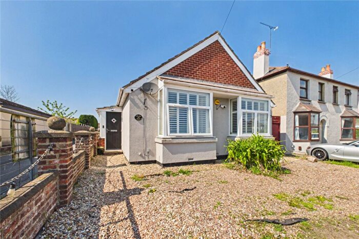 3 Bedroom Bungalow For Sale In Kingsdown Road, Kingsdown, Swindon, Wiltshire, SN2