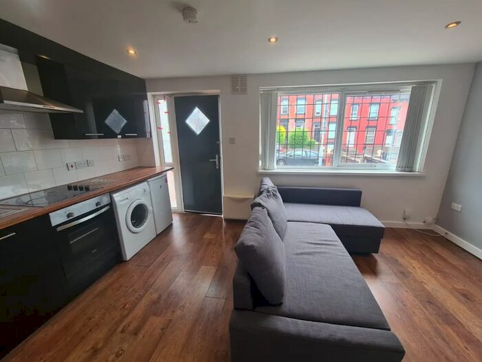 1 Bedroom Terraced House To Rent In Woodsley Road, Leeds, West Yorkshire, LS6