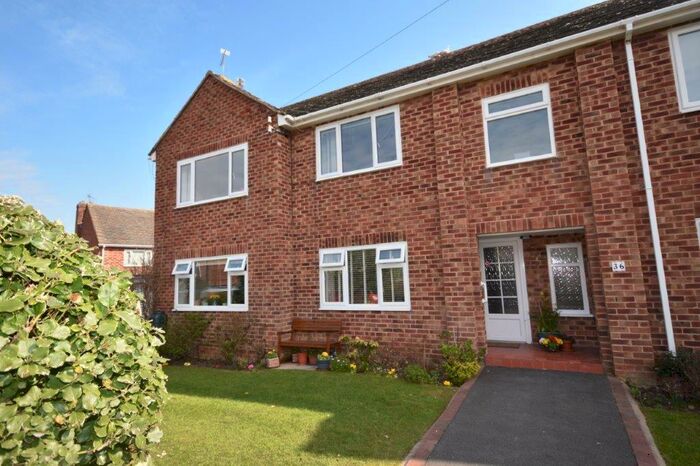2 Bedroom Flat To Rent In Sandstone Drive, West Kirby, Wirral, CH48