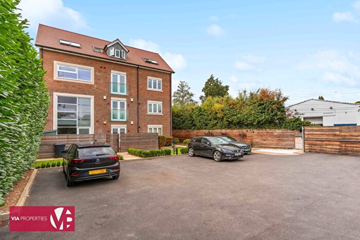 2 Bedroom Flat To Rent In Nazeing New Road, Broxbourne, EN10