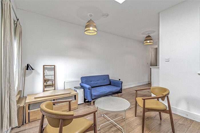 2 Bedroom Flat To Rent In North End Road, London, W14