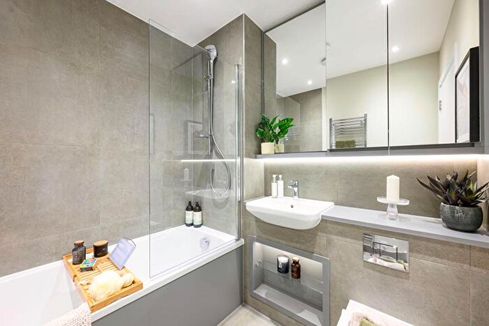 5 Bedroom Detached House For Sale In Newmarket Road, Cambridge, CB5