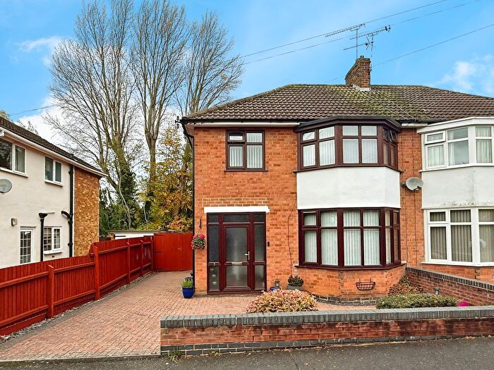 3 Bedroom Semi Detached House For Sale In Brambling Way, Oadby, LE2