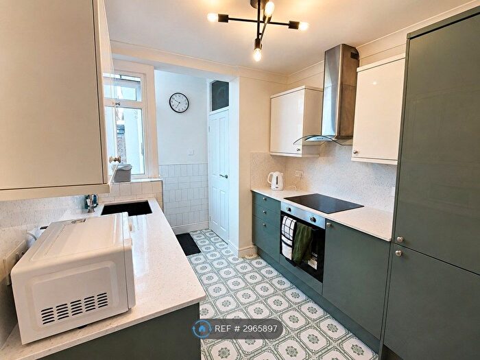 1 Bedroom Flat To Rent In Swanage Road, Southend-On-Sea, SS2