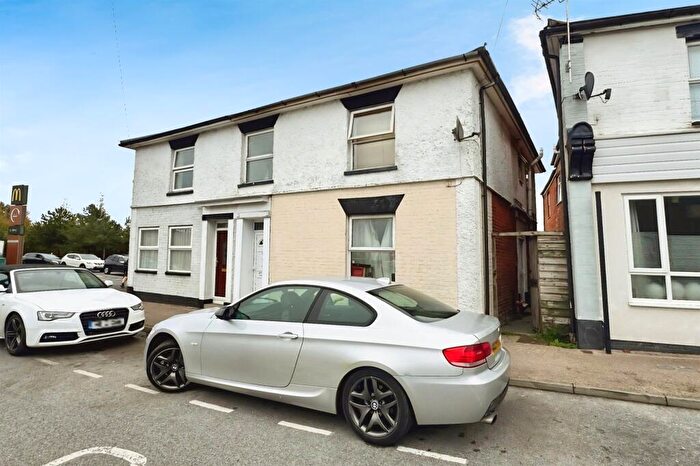 3 Bedroom Semi Detached House For Sale In Station Road North, Totton, Southampton, SO40