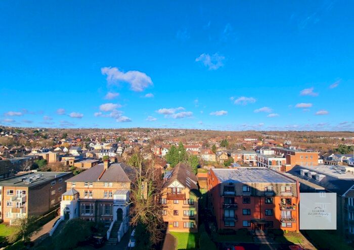 3 Bedroom Apartment To Rent In Station Road, New Barnet, EN5