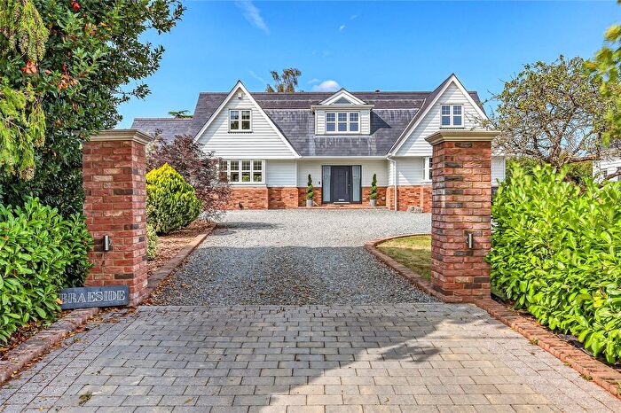 4 Bedroom Detached House For Sale In South Hanningfield Road, Rettendon Common, Chelmsford, CM3