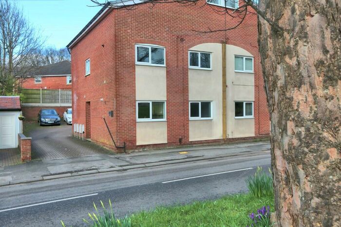 2 Bedroom Apartment To Rent In Middlewood Road, SK12