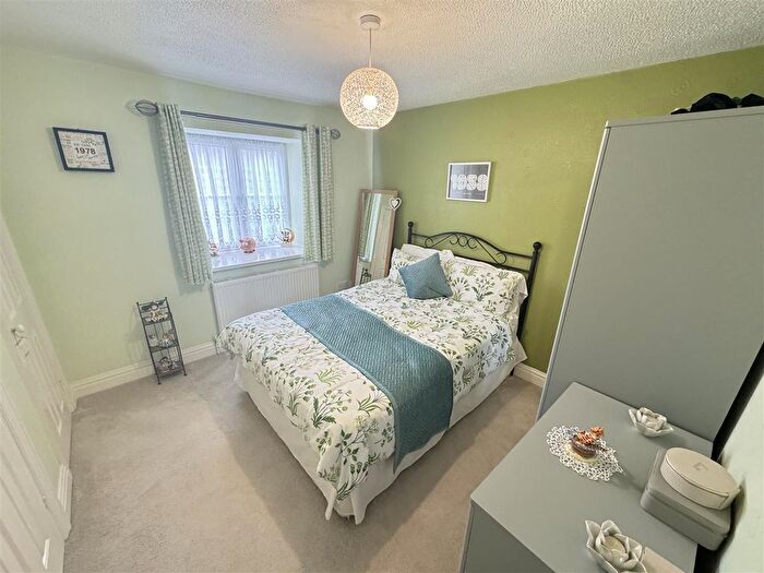 4 Bedroom Detached House For Sale In Palmers Croft, Chelmsford, CM2