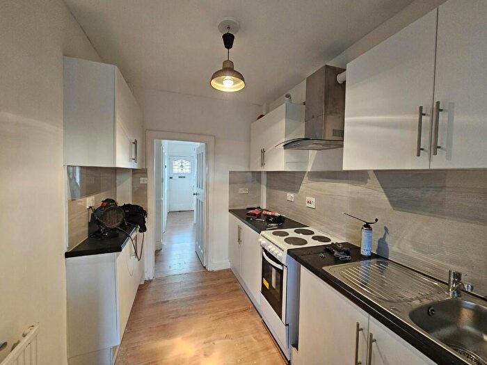 4 Bedroom Terraced House To Rent In Wydehurst Road, Croydon, London, CR0