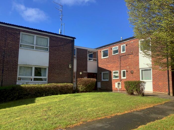 2 Bedroom Flat To Rent In Montague Crescent, Ryehill, Northampton, NN5