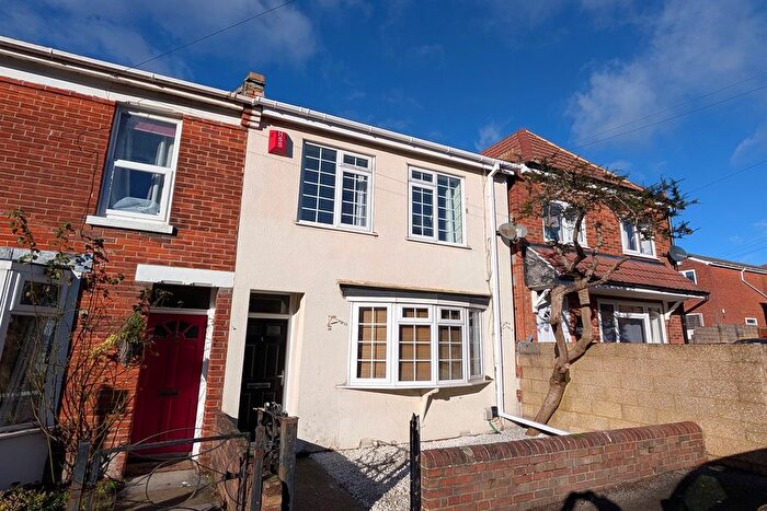 2 Bedroom Terraced House To Rent In Dyer Road, SO15