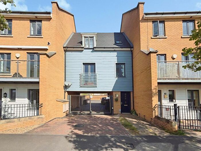 2 Bedroom House For Sale In Spring Avenue, Hampton Vale, Peterborough, PE7