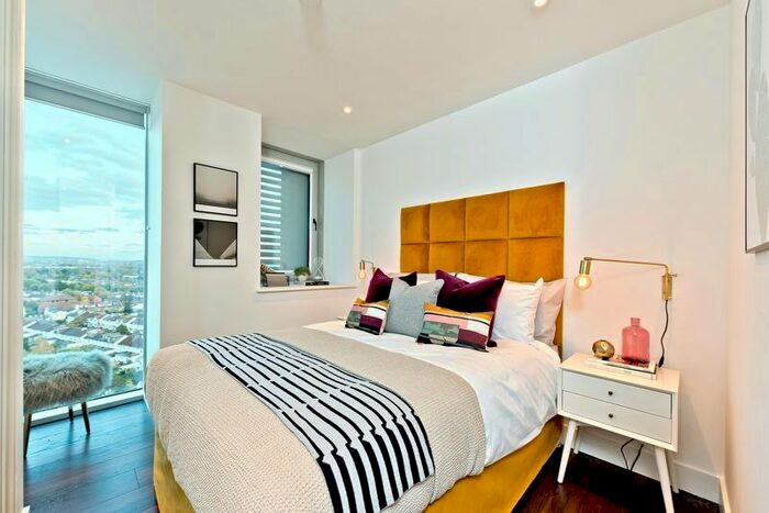 1 Bedroom Flat To Rent In Christchurch Road, Mitcham, SW19