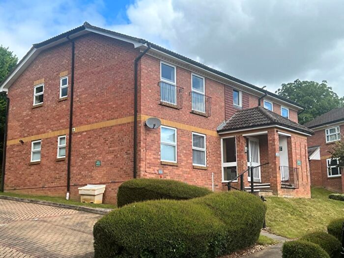 2 Bedroom Flat To Rent In Lower Furney Close, High Wycombe, HP13