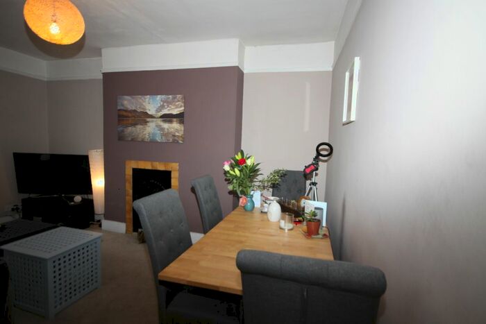 2 Bedroom Flat To Rent In Bennett Park, Blackheath SE3