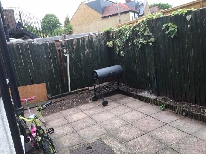 2 Bedroom Flat To Rent In Kimble Road, London, SW19