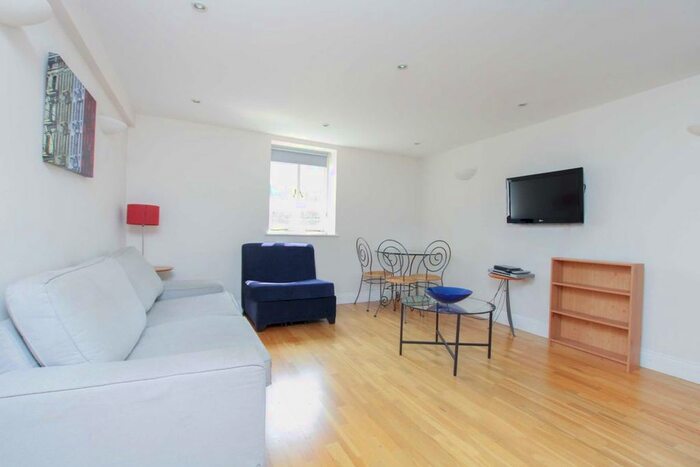 1 Bedroom Flat To Rent In Bishopsgate, London, EC2M