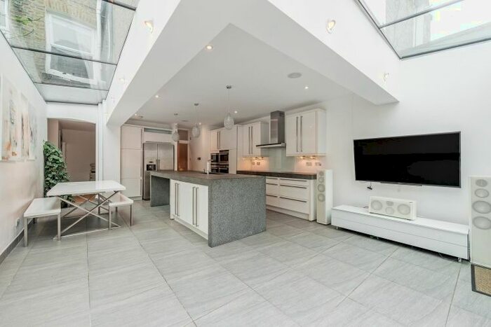 5 Bedroom Flat To Rent In Sedlescombe Road, London, SW6