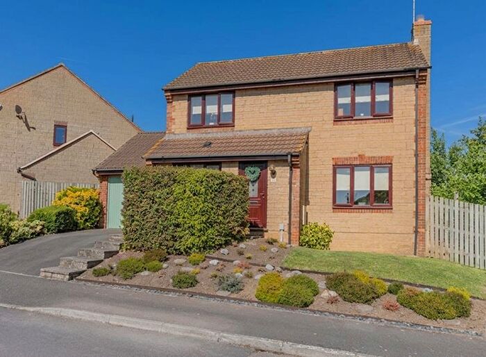 4 Bedroom Detached House For Sale In Aubrey Rise, Malmesbury, SN16