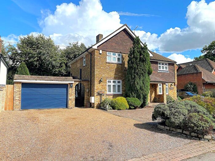 5 Bedroom Detached House For Sale In Honeymellow Cottage, Bowesden Lane, Shorne, DA12