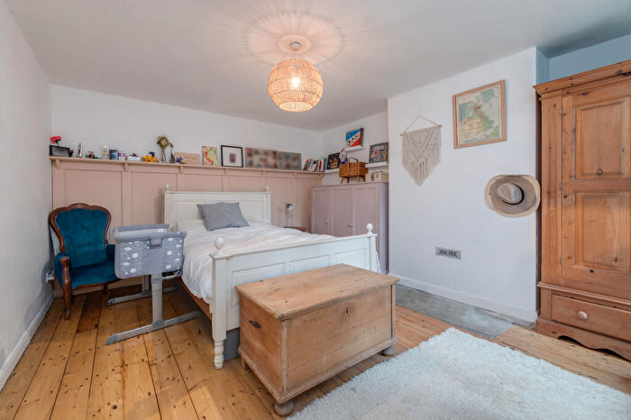 2 Bedroom Flat For Sale In Jerningham Road, SE14