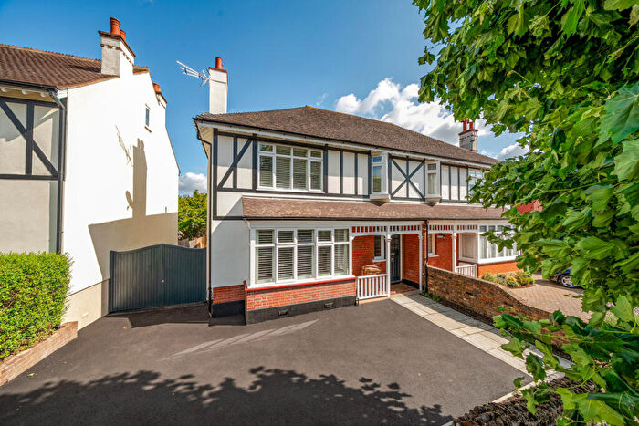 4 Bedroom Semi-Detached House For Sale In Sandhurst Road, Sidcup, DA15