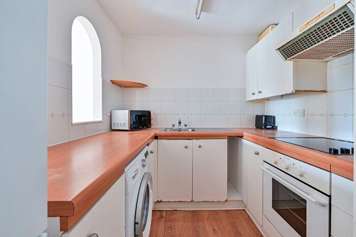 2 Bedroom Flat To Rent In Sheppard Drive, Bermondsey, London, SE16